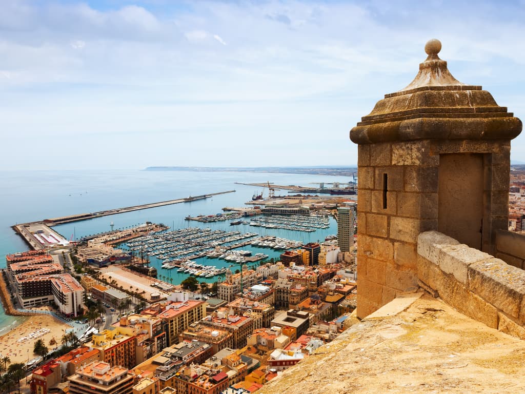 Vue ensoleillée de Alicante