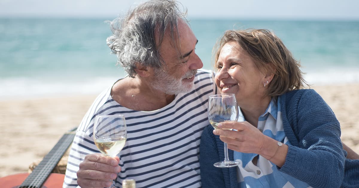 Retraités sur une plage d'Espagne